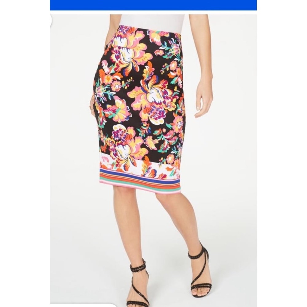 Thalia Sodi Zipper Printed Scuba Skirt Black Floral size Small